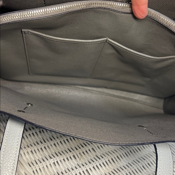 Coach Charlie Carryall - Picture 16 of 17